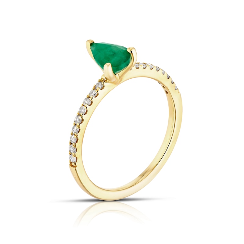 9ct Yellow Gold Green Emerald & 0.15ct Diamond Ring